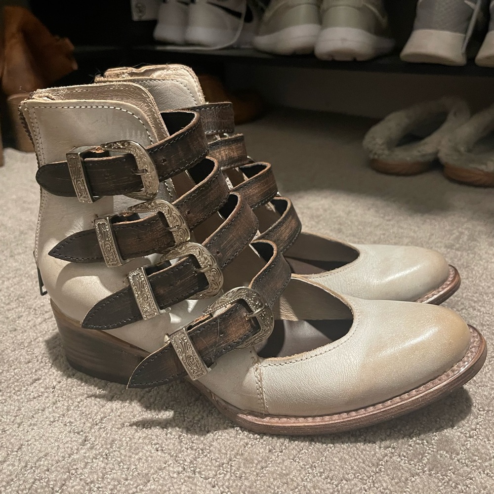 Free bird boots size 8